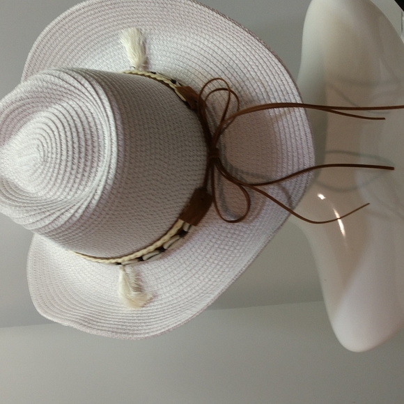 None Accessories - Woven Western Straw Beach Hat Cowrie Cowry Shells Tassels Tinted White Boho